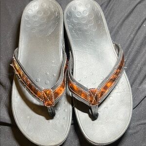 Vionic Women's Black Footbed Flip Flops with Brown Tortoiseshell Straps